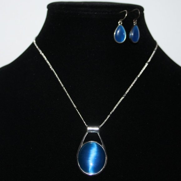 Silver and blue cats eye necklace earrings set